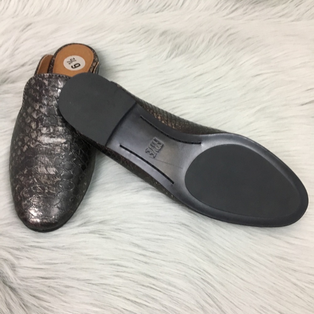 New Frye Metallic Embossed Mule - Picture 6 of 6